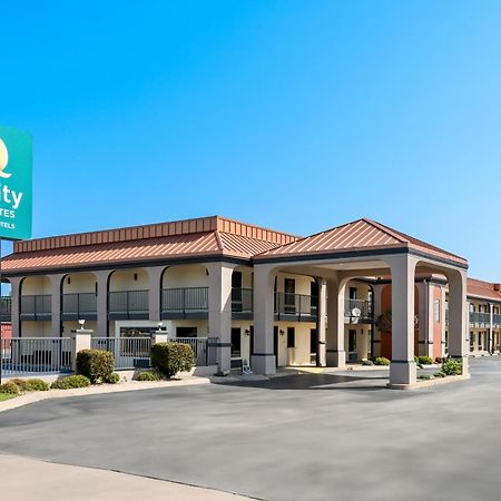 Quality Inn & Suites Dumas Exterior photo